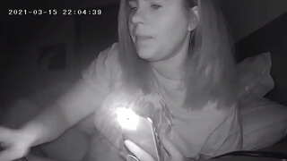 Busty Milfを破壊彼女のClit就寝時の隠れCam