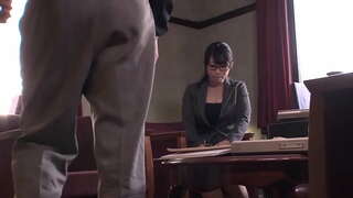 Unda ofisina promesa angel ofresé un yamada na su hefe pa maar di antia i e recepcion na un hugh cambia