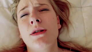 Pareu Yiu Homber Ta Hinka Den E Mama Ku E Moda I Ta Kore Den Su Solo Remolque