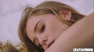 VIXEN Modelo Nga Talagsaon nga Ihalas nga Sex Uban sa mga Boss