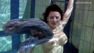 ư�泳babe Katka帯の水泳プール